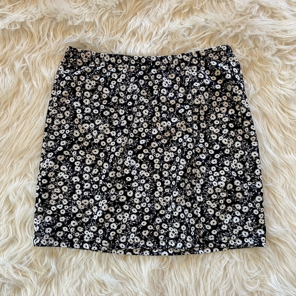 Black and‎ White Floral Skirt